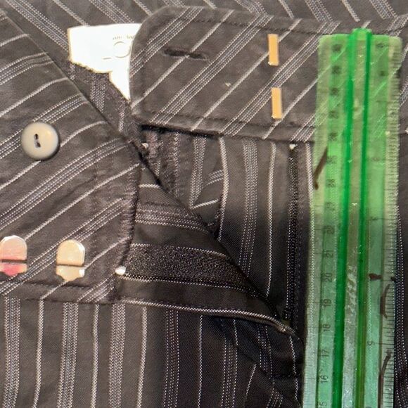 Ann Taylor Loft Ann Ladies Size 2 Stripes Capri Black & White Pants - Picture 5 of 11